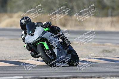 media/Dec-01-2025-Moto Forza (Mon) [[2daa91e15f]]/1-Advanced Group/Session 3 (Turn 3)/